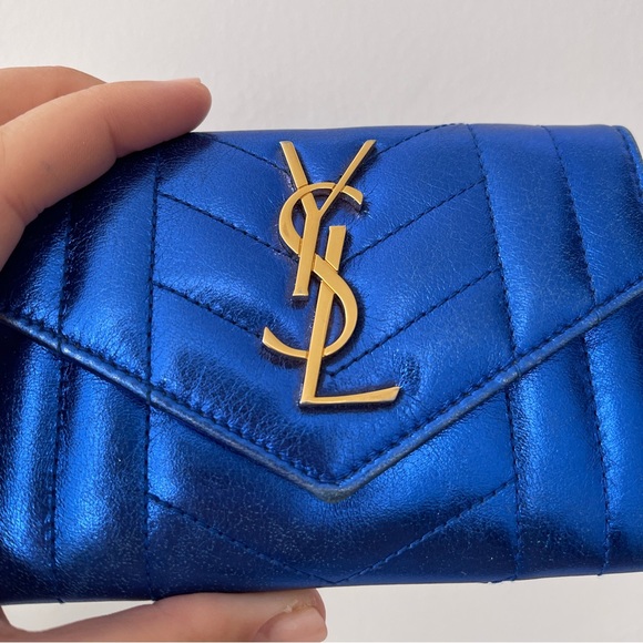 SOLD 💙Cool metallic blue quilted envelope card wallet💙 - Picture 6 of 12